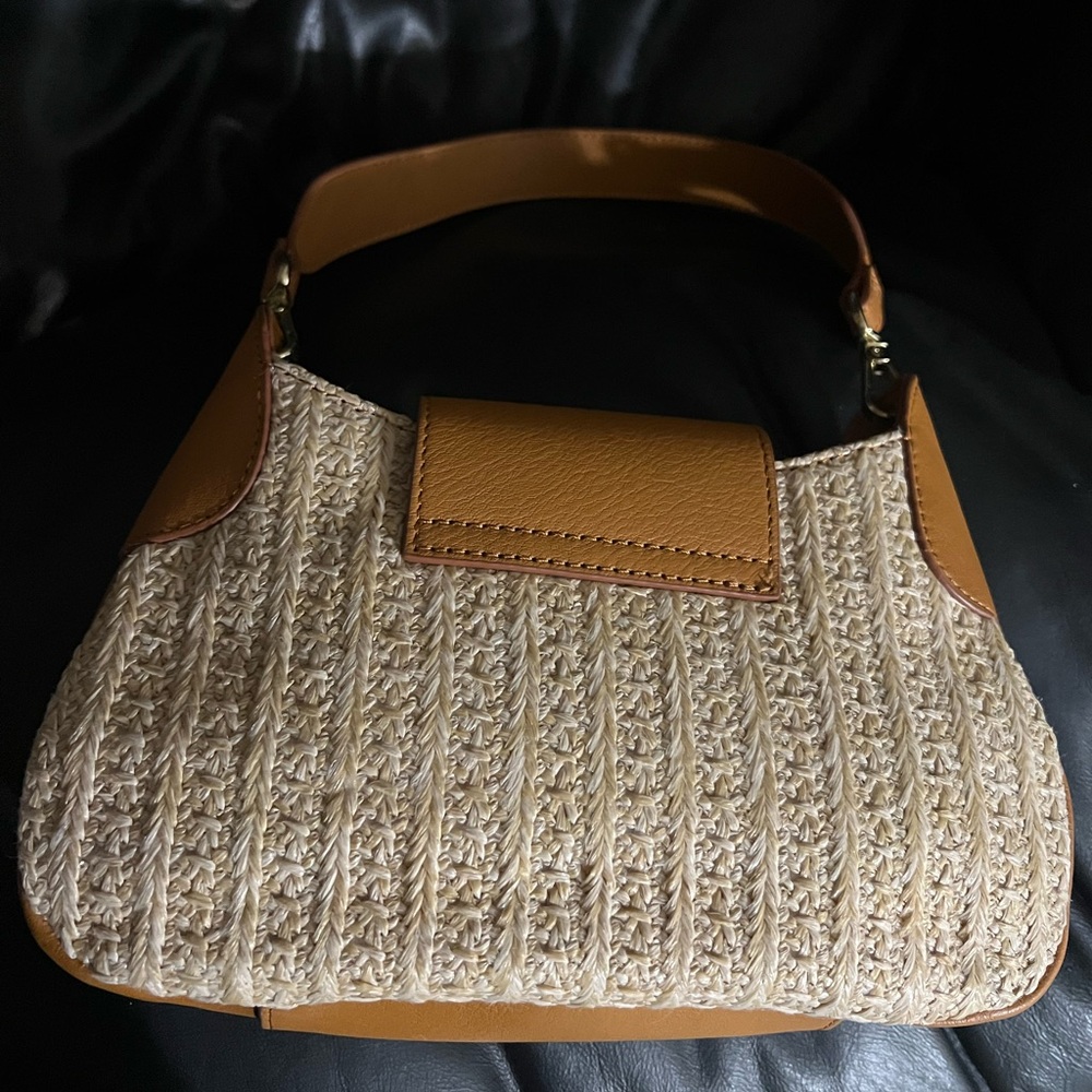 Mark & Graham faux Raffia Shoulder Bag! Tan Leather, Bamboo Latch & Gold Accent! - Picture 8 of 14